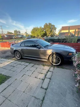 1997 Ford Mustang V6 Coupe