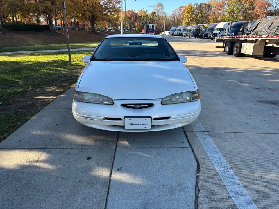 1997 Ford Thunderbird 10th Gen - Image 2 of 5