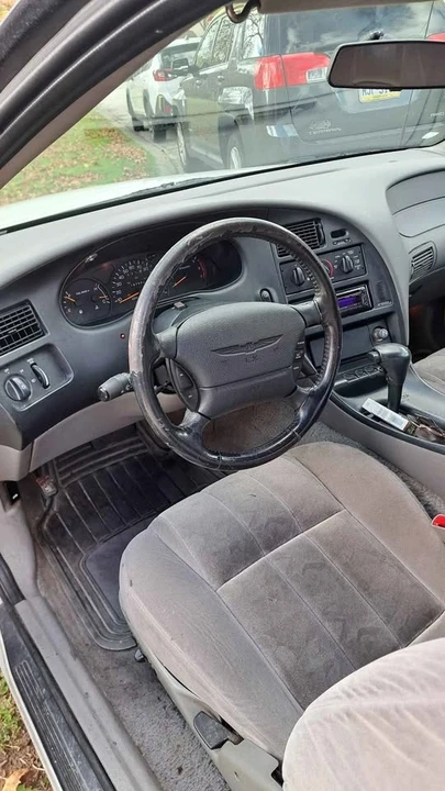 1997 Ford Thunderbird 10th Gen - Image 6 of 10