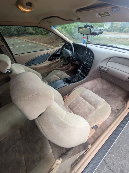1997 Ford Thunderbird 10th Gen - Image 8 of 12