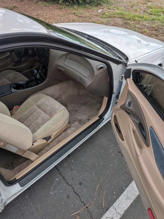 1997 Ford Thunderbird 10th Gen - Image 11 of 12
