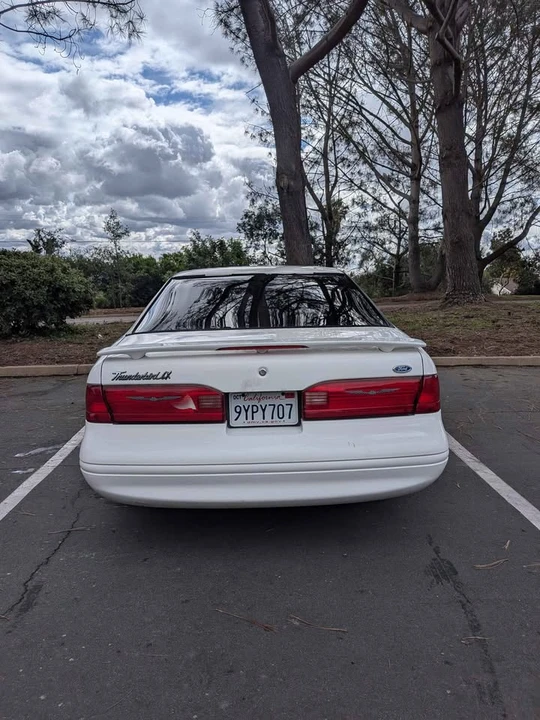 1997 Ford Thunderbird 10th Gen - Image 5 of 12