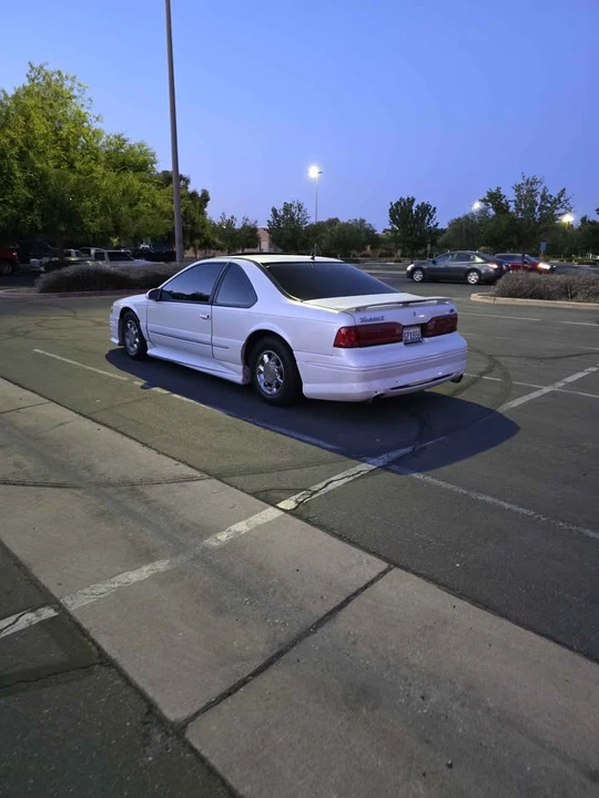 1997 Ford Thunderbird 10th Gen - Image 5 of 6
