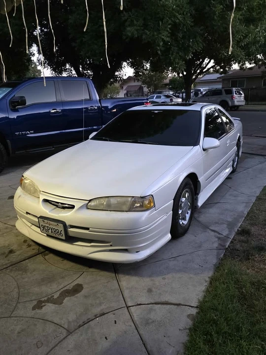 1997 Ford Thunderbird 10th Gen - Image 4 of 6