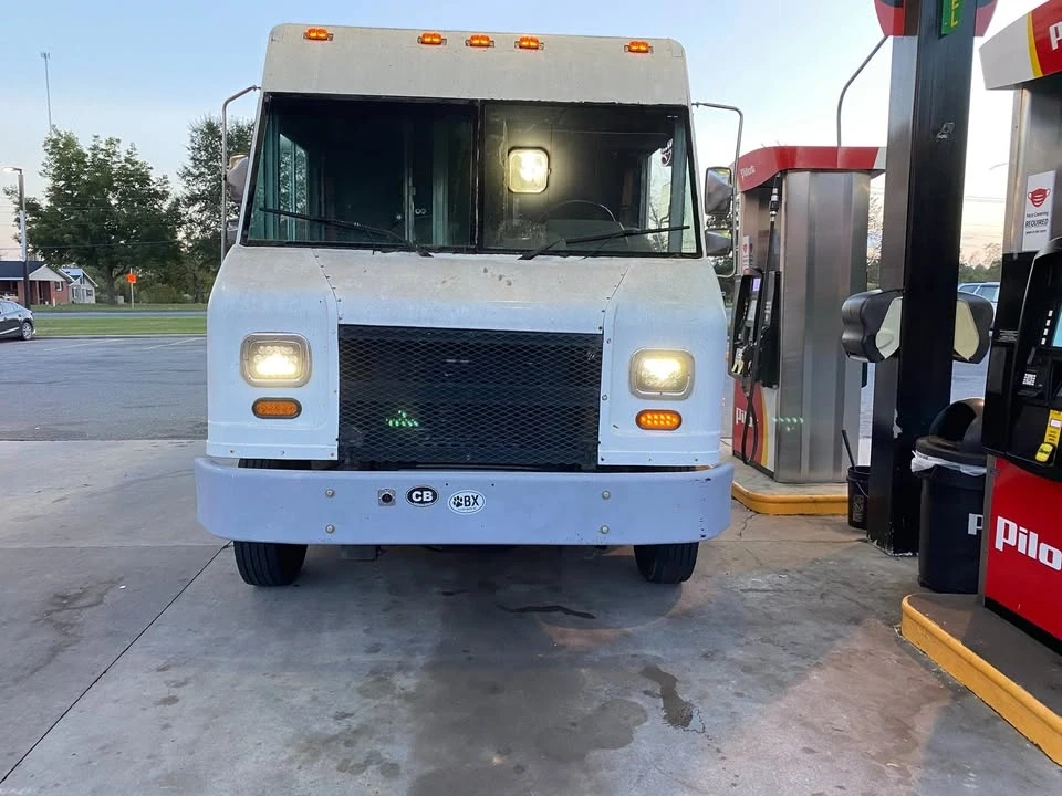 1997 Freightliner - Image 2 of 7