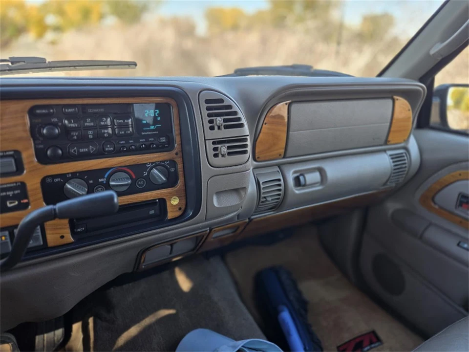 1997 GMC C/K - Image 10 of 14
