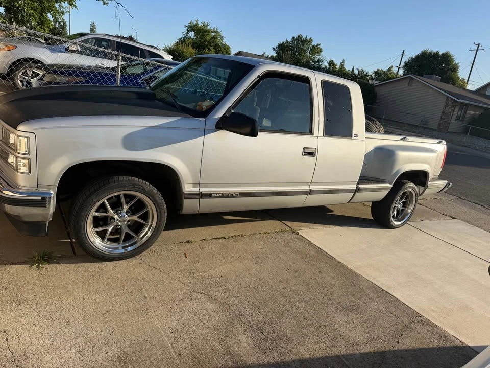 1997 GMC C/K - Image 3 of 3