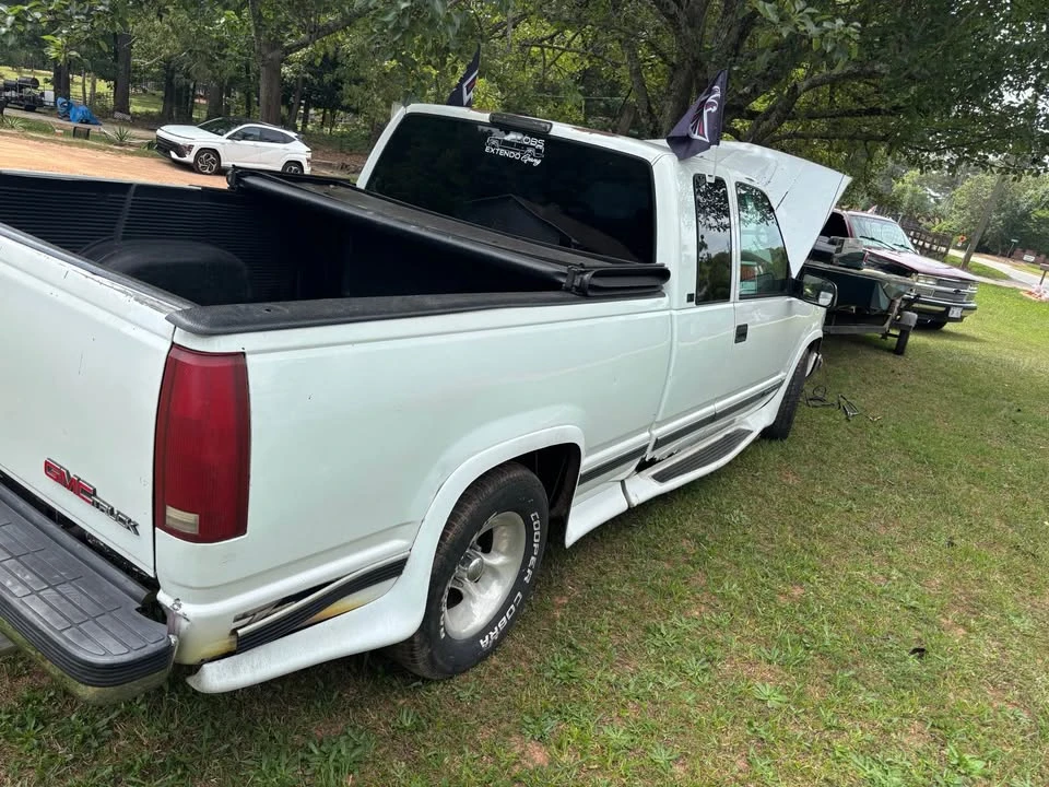 1997 GMC Sierra 1st Gen - Image 2 of 8