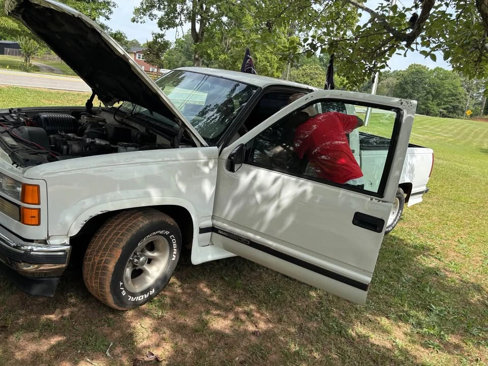 1997 GMC Sierra 1st Gen - Image 4 of 8