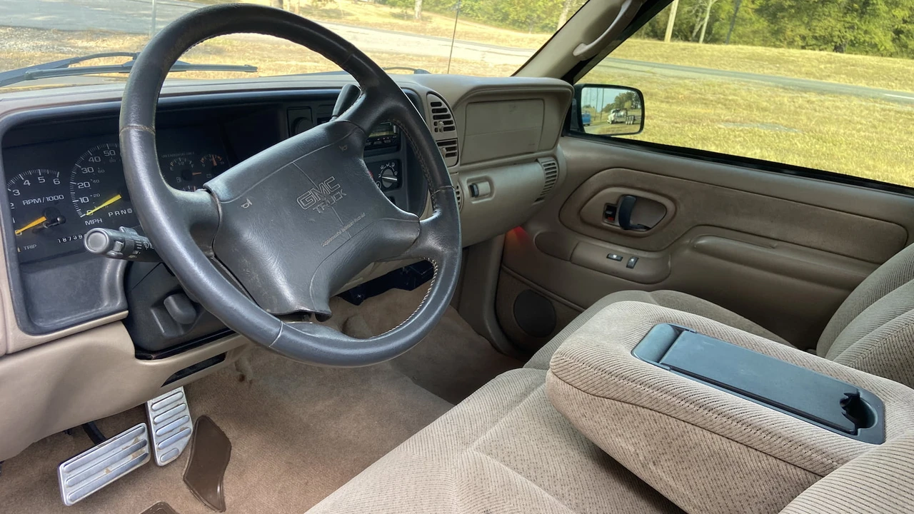 1997 GMC Sierra 1st Gen - Image 3 of 5