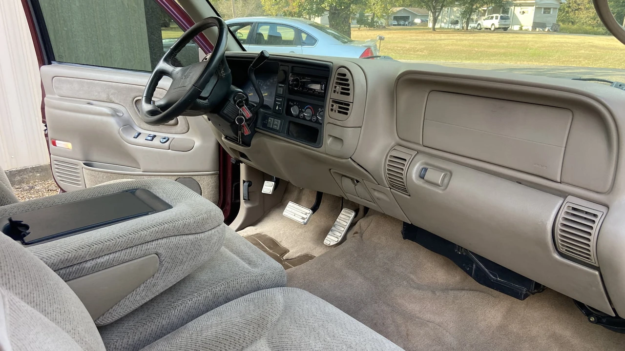 1997 GMC Sierra 1st Gen - Image 4 of 5