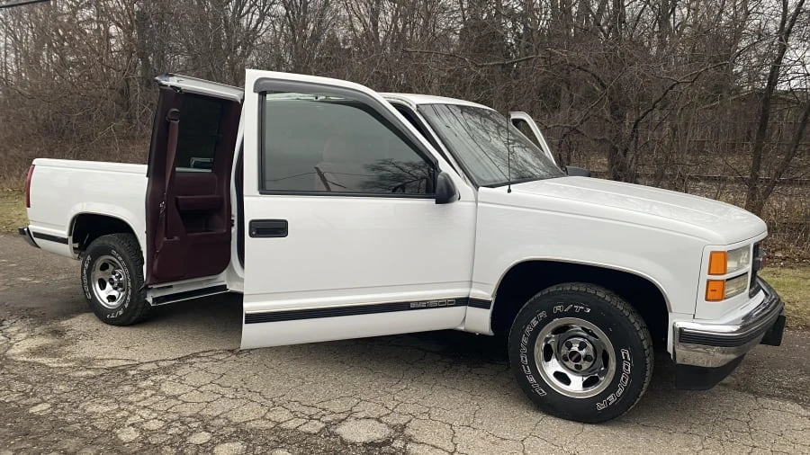 1997 GMC Sierra 1st Gen - Image 4 of 13