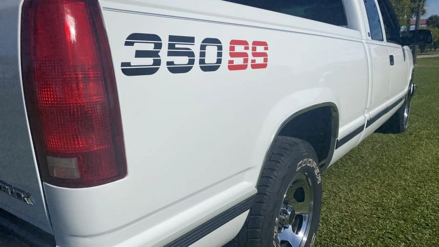 1997 GMC Sierra 1st Gen - Image 11 of 13