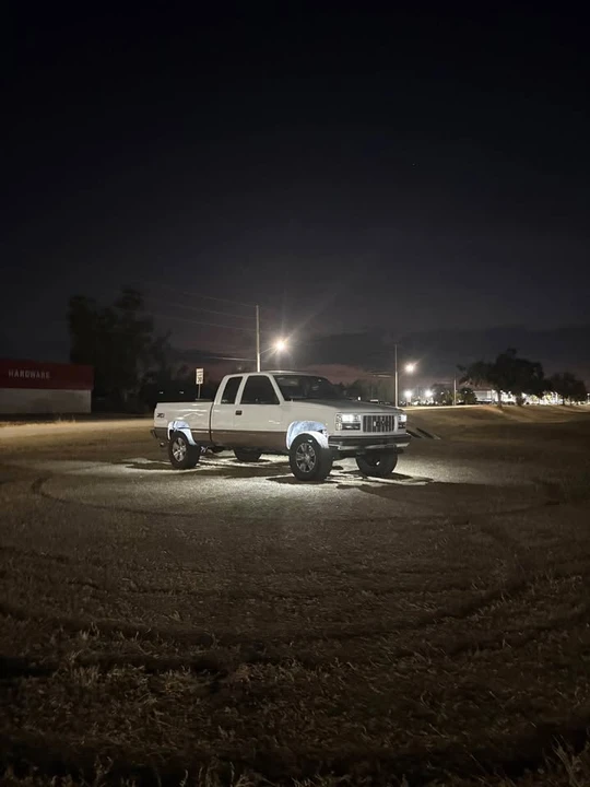 1997 GMC Sierra 1st Gen - Image 4 of 4