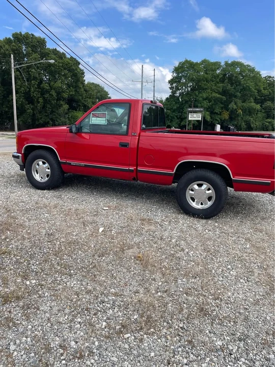 1997 GMC C/K - Image 3 of 6