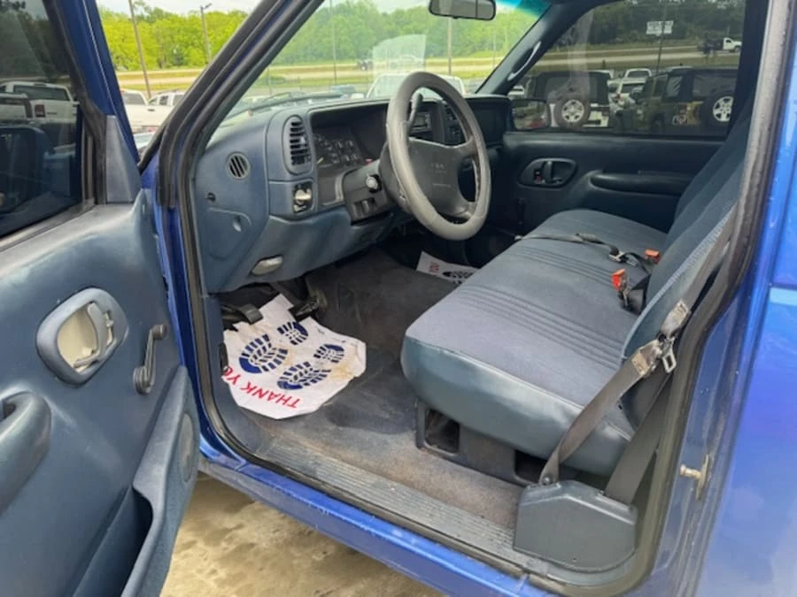 1997 GMC Sierra 1st Gen - Image 5 of 10
