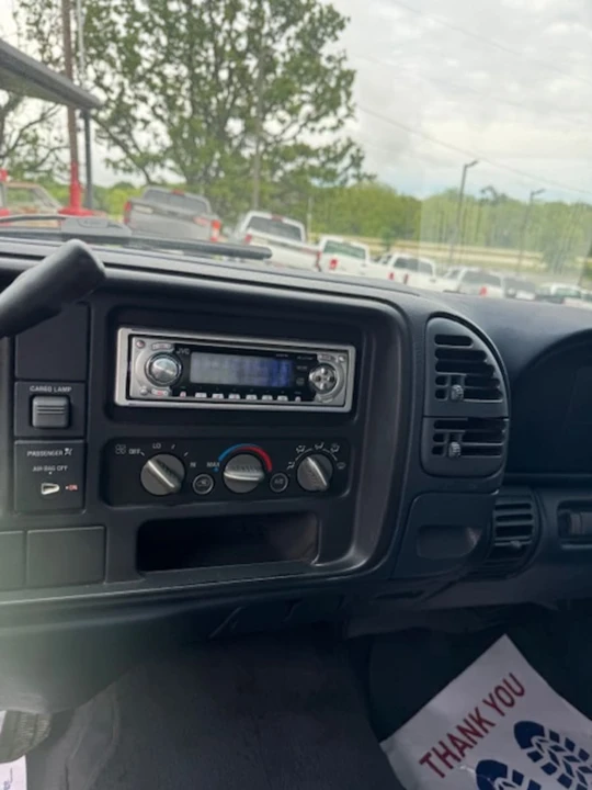 1997 GMC Sierra 1st Gen - Image 8 of 10
