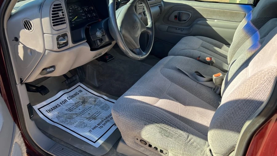 1997 GMC Sierra 1st Gen - Image 4 of 9