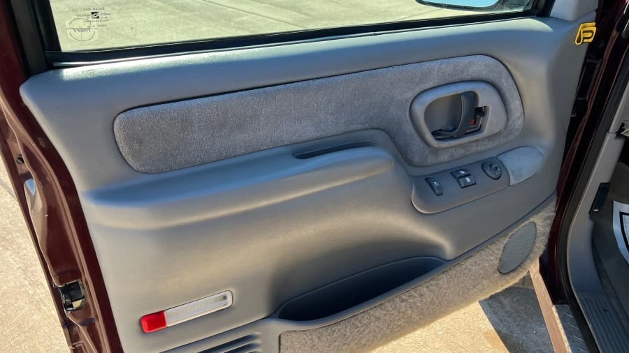 1997 GMC Sierra 1st Gen - Image 3 of 9