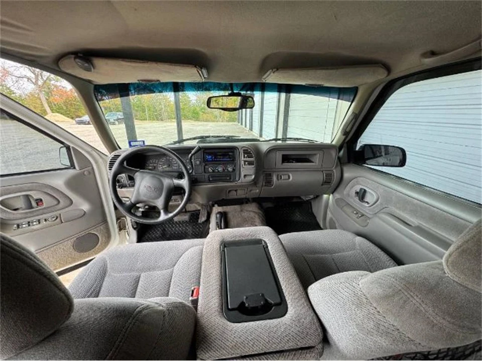 1997 GMC C/K - Image 10 of 24