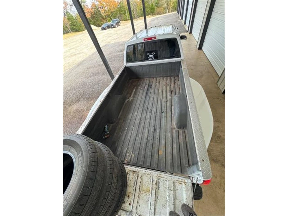 1997 GMC C/K - Image 4 of 24