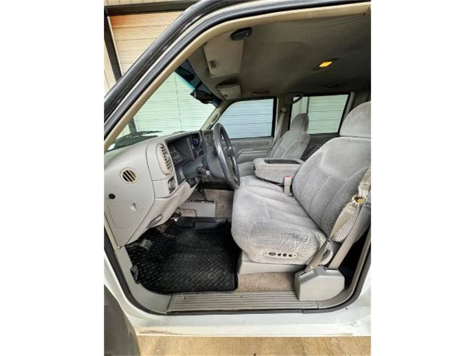 1997 GMC C/K - Image 14 of 24