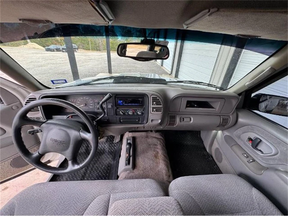 1997 GMC C/K - Image 11 of 24