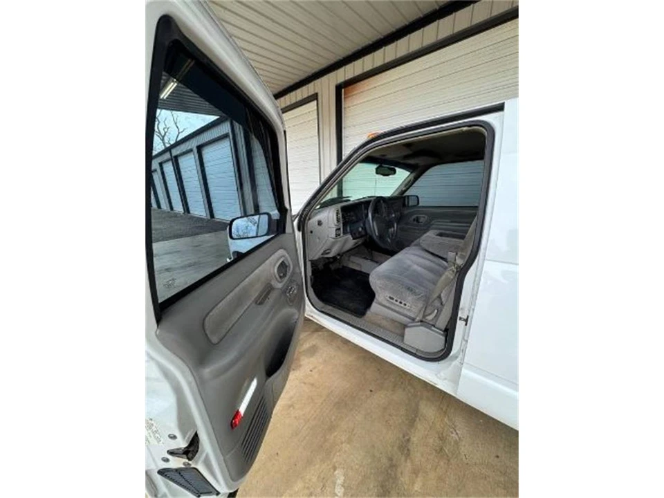 1997 GMC C/K - Image 13 of 24