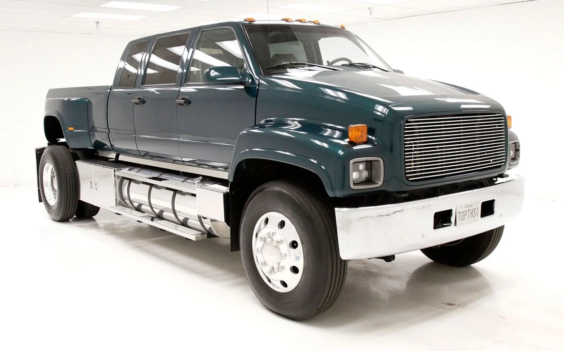 1997 GMC TopKick - Image 8 of 31