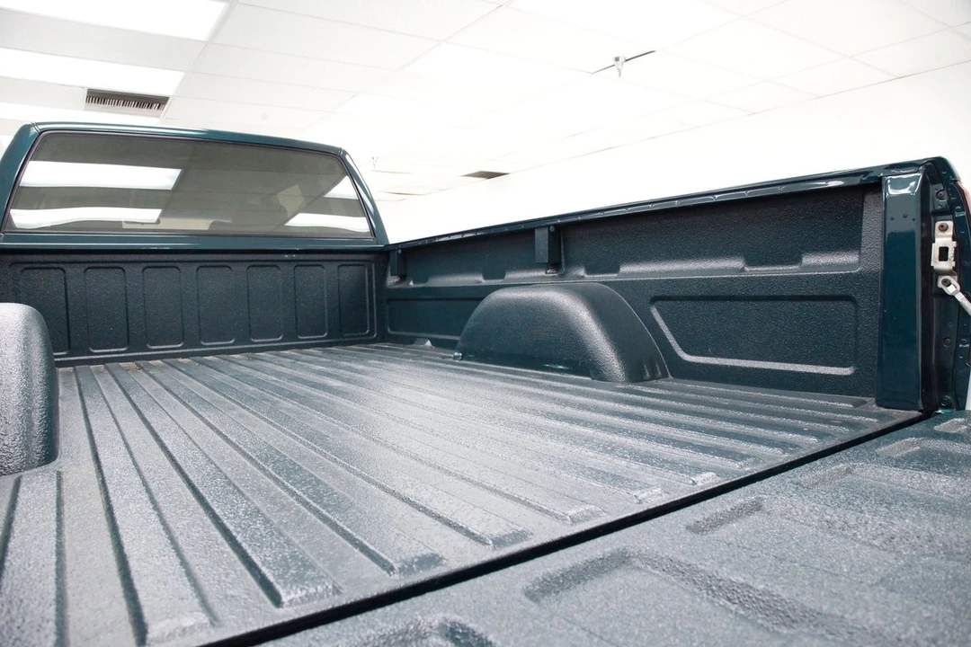 1997 GMC TopKick - Image 28 of 31