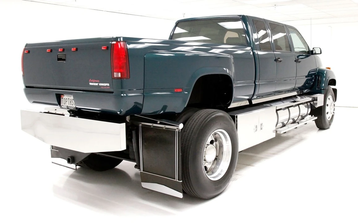 1997 GMC TopKick - Image 7 of 12