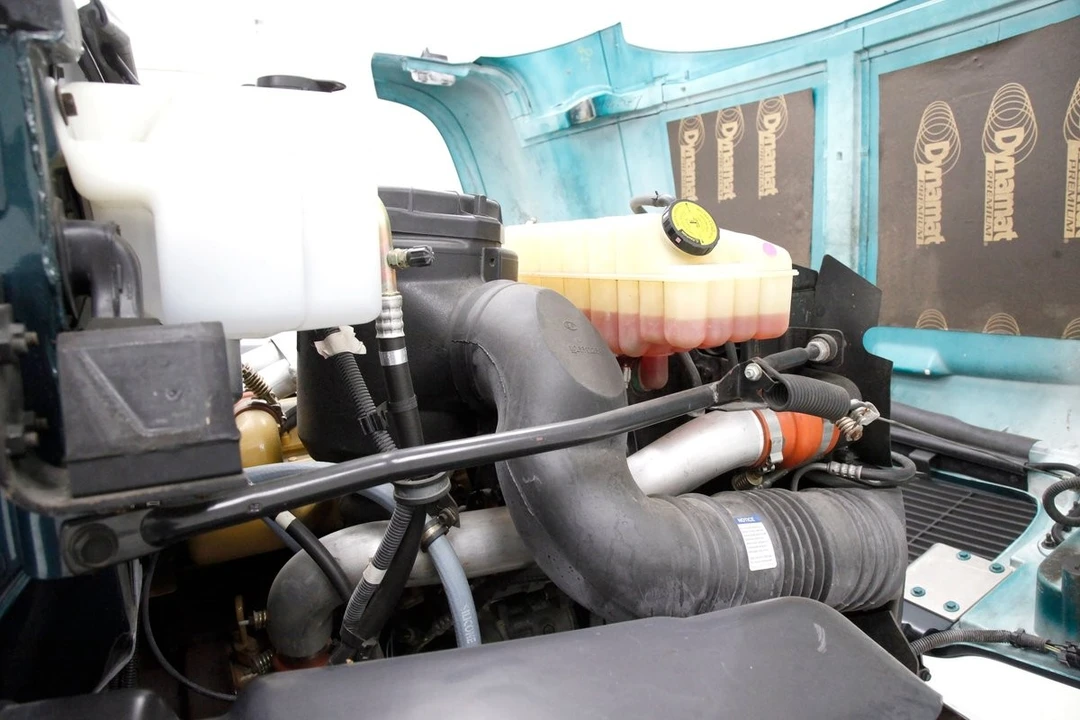 1997 GMC TopKick - Image 11 of 12