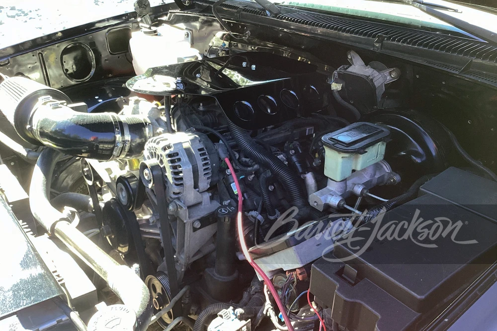 1997 GMC C/K - Image 2 of 14