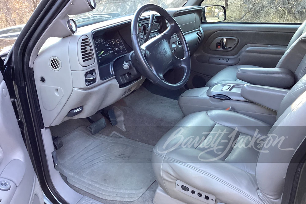 1997 GMC C/K - Image 3 of 14