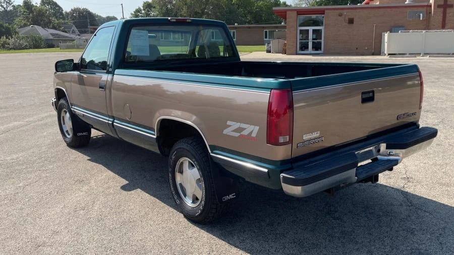 1997 GMC C/K - Image 3 of 15
