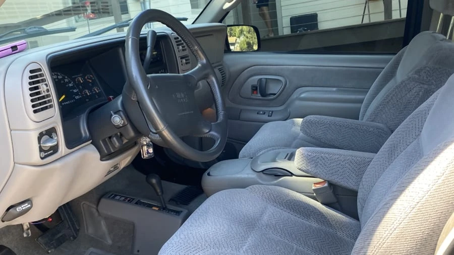 1997 GMC C/K - Image 3 of 17