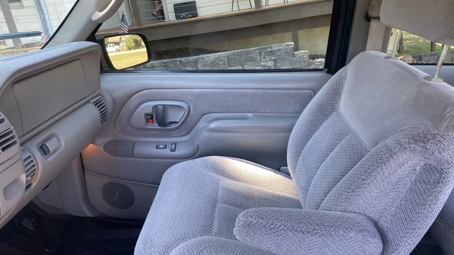 1997 GMC C/K - Image 5 of 17