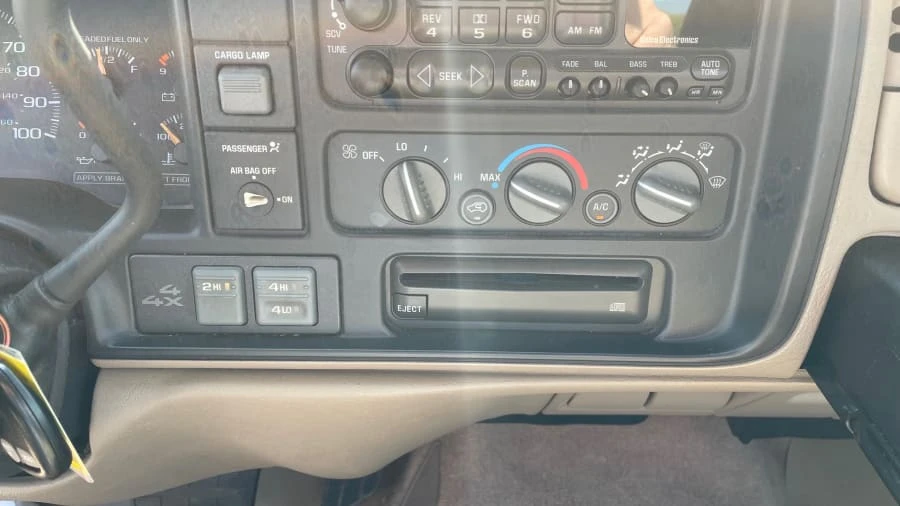 1997 GMC Sierra 1st Gen - Image 5 of 15