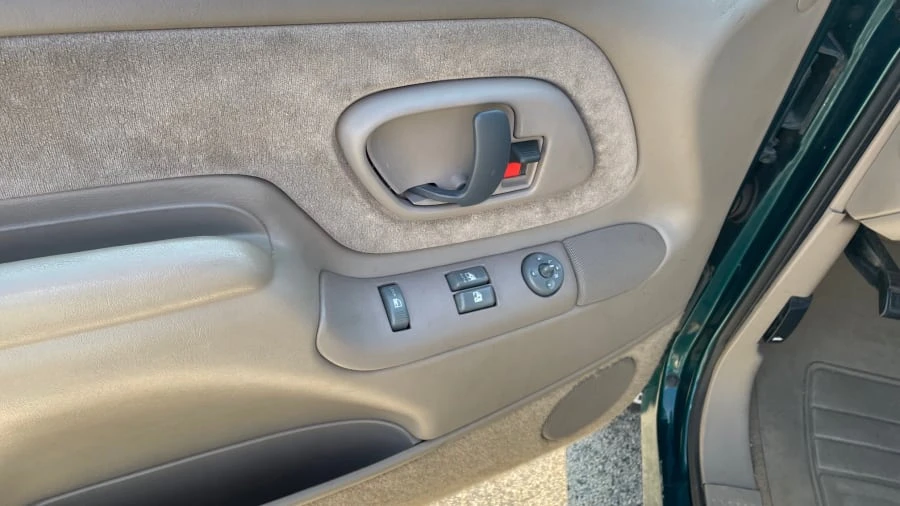 1997 GMC Sierra 1st Gen - Image 7 of 15