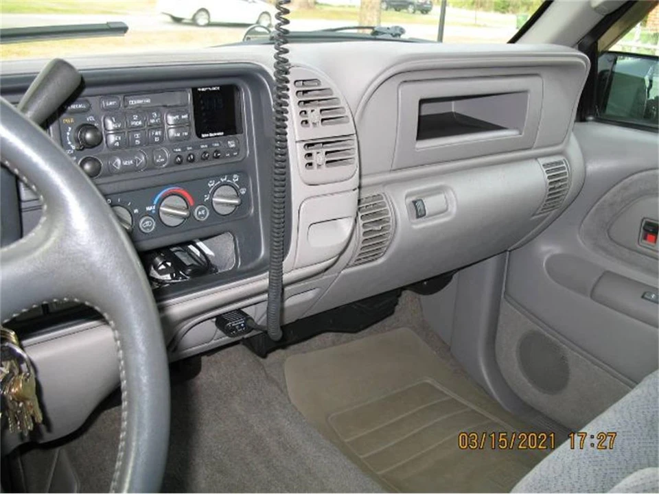 1997 GMC Sierra 1st Gen - Image 3 of 9