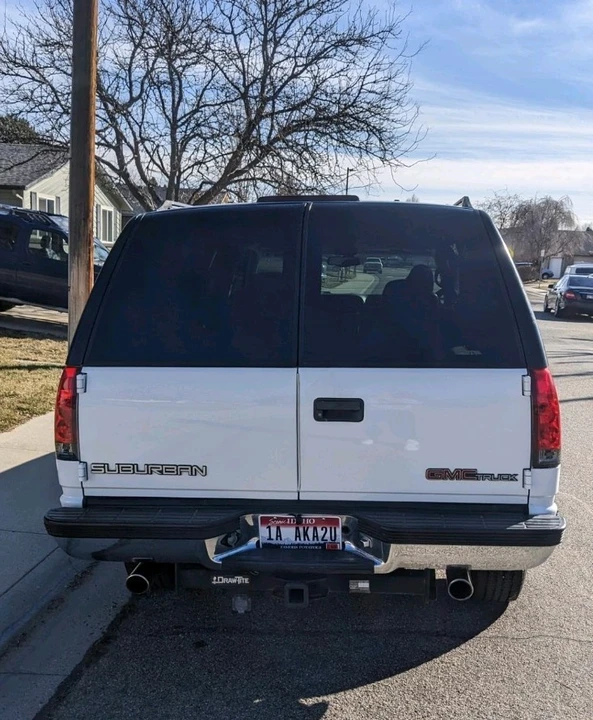 1997 GMC Suburban 8th Gen - Image 5 of 30