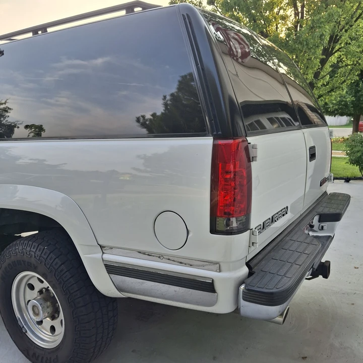 1997 GMC Suburban 8th Gen - Image 29 of 30