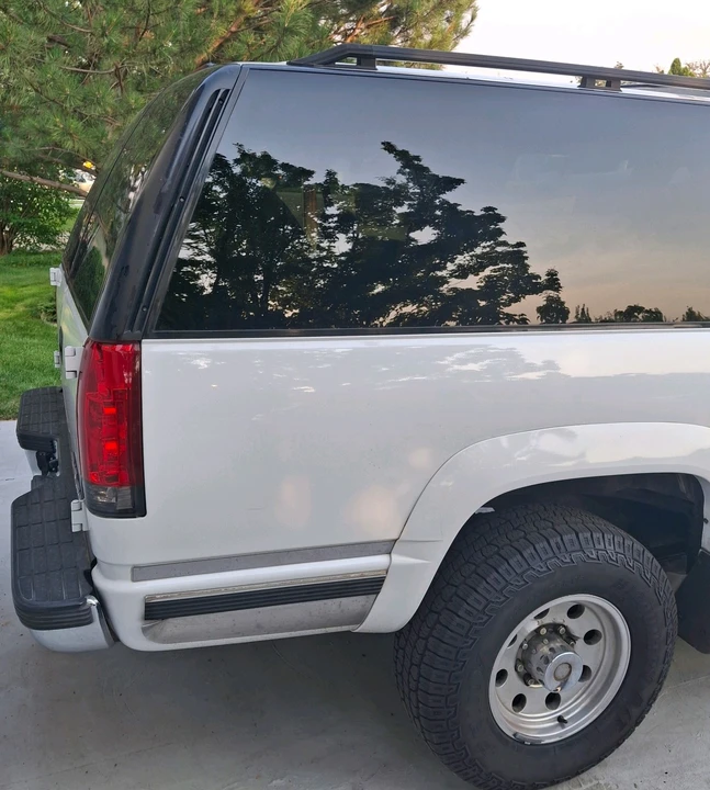 1997 GMC Suburban 8th Gen - Image 30 of 31