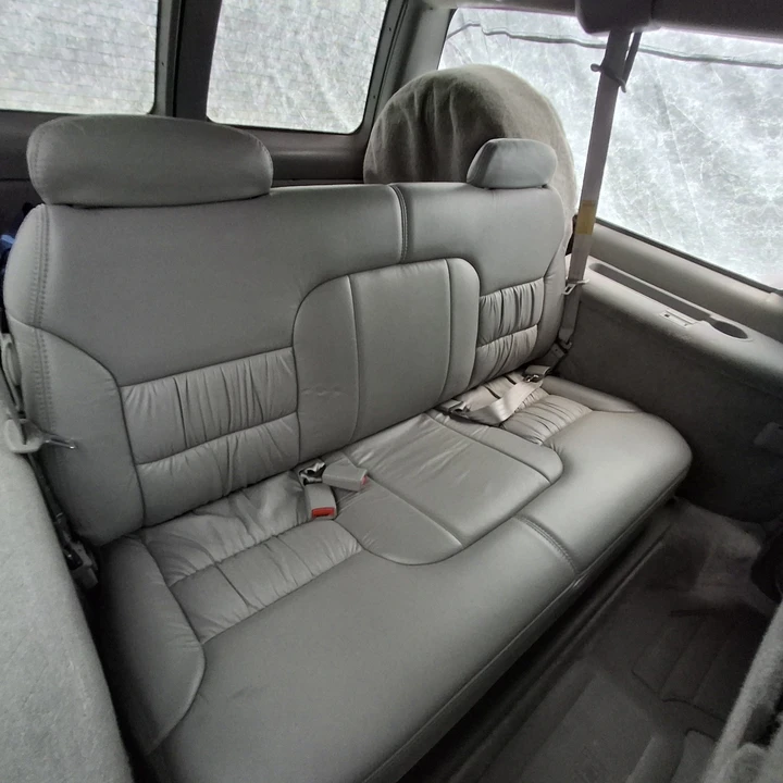 1997 GMC Suburban 8th Gen - Image 25 of 31