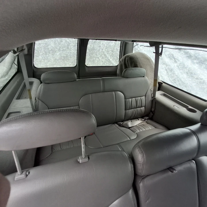 1997 GMC Suburban 8th Gen - Image 24 of 31