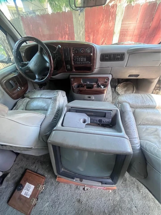 1997 GMC Savana - Image 5 of 7