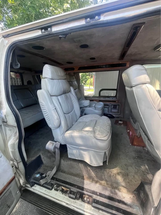1997 GMC Savana - Image 6 of 7