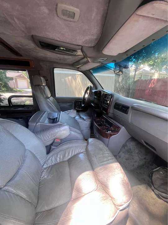 1997 GMC Savana - Image 3 of 7