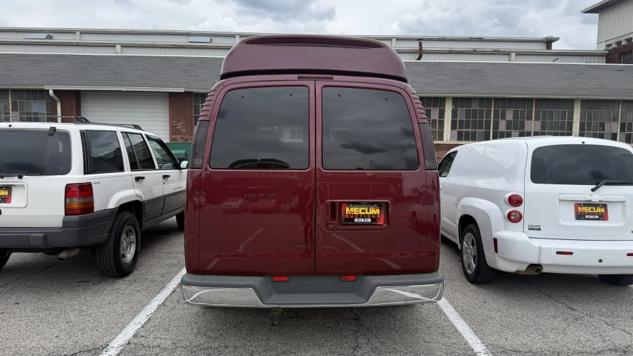 1997 GMC Savana - Image 4 of 10