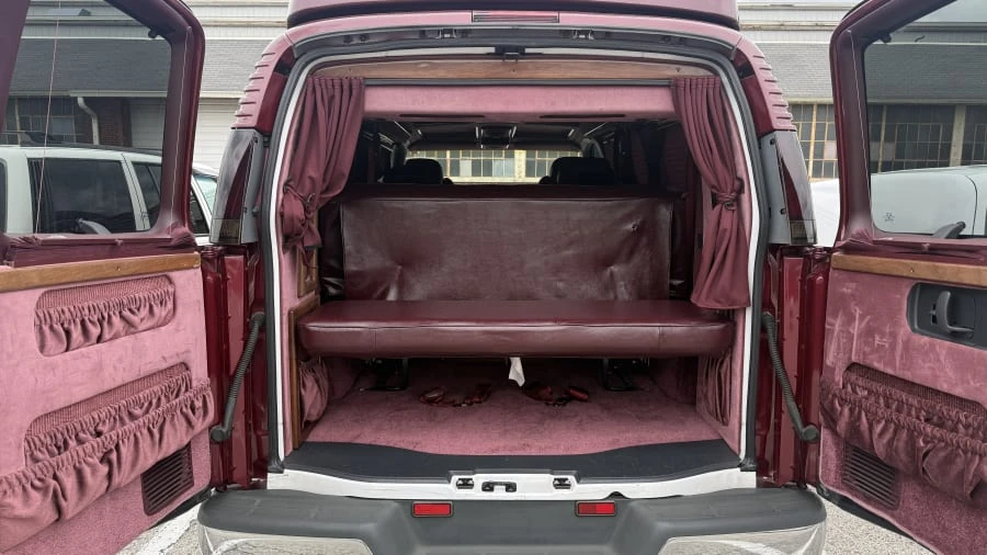 1997 GMC Savana - Image 8 of 10